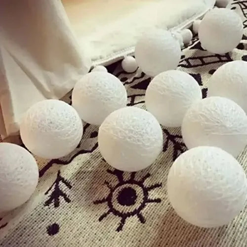 2m 10'lu Işıklı Beyaz Top Dekoratif Süs