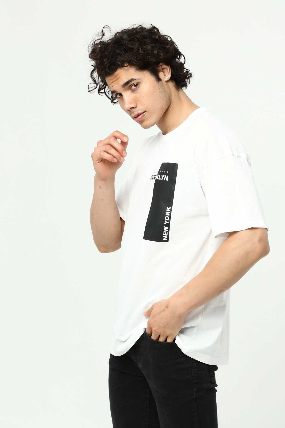 Brooklyn Beyaz Erkek Bisiklet Yaka Oversize Kısa Kollu Baskılı T-Shirt