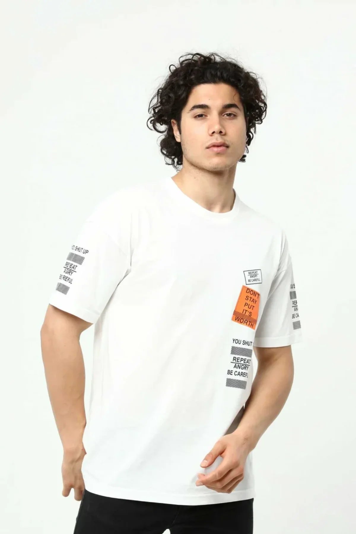 Beyaz Ön ve Kol Baskılı Erkek Oversize Kısa Kollu T-Shirt
