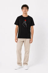 Erkek Kore Parmak Kalp Aşk Temalı Minimal Baskılı Tişört Yazlık Kısa Kol T-Shirt - Siyah