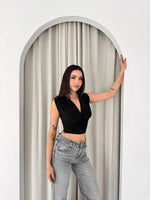 Vatkalı Kolsuz V Yaka Drapeli Crop Bluz Likralı Fit - Siyah