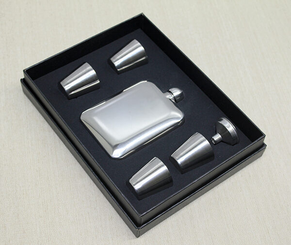 4 Shot Bardaklı Matara Seti Çelik