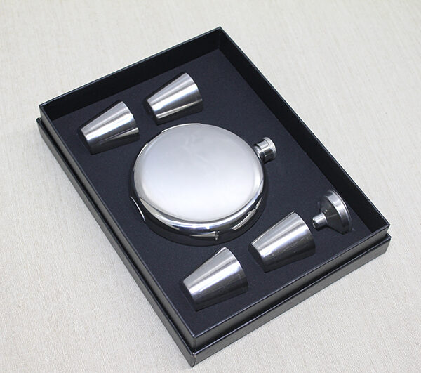 4 Shot Bardaklı Matara Seti Yuvarlak Çelik