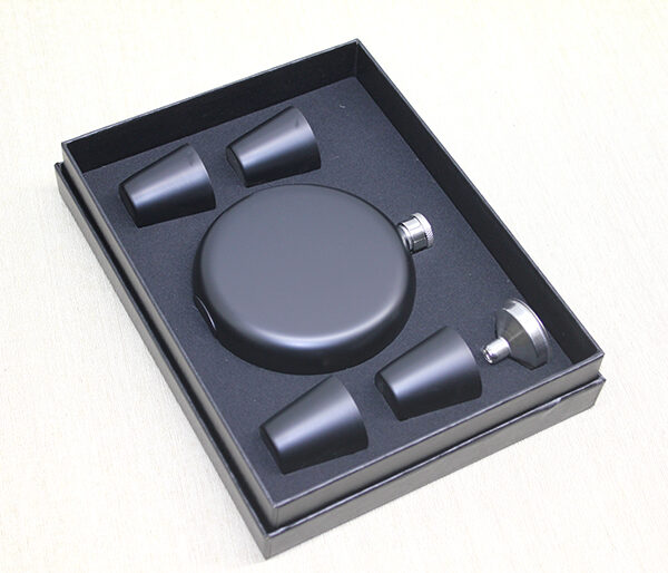 4 Shot Bardaklı Matara Seti Yuvarlak Siyah