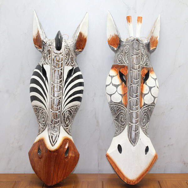 Ahşap Duvara Asmalı Maske Zebra