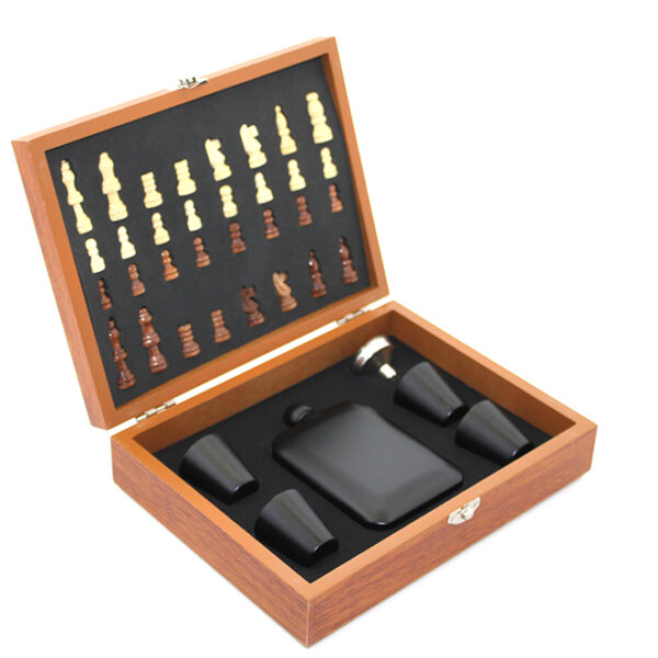 Ahşap Kutulu Satrançlı Matara Seti 6 oz