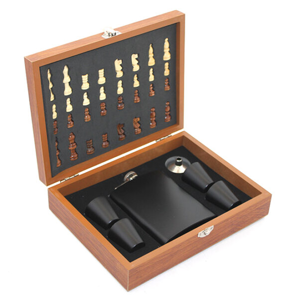 Ahşap Kutulu Satrançlı Matara Seti 8 oz Siyah Renk
