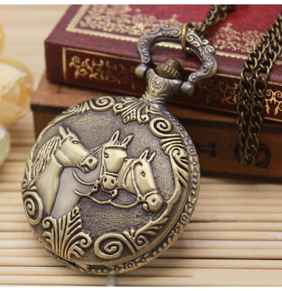 At Büstü Köstekli Saat Model 1