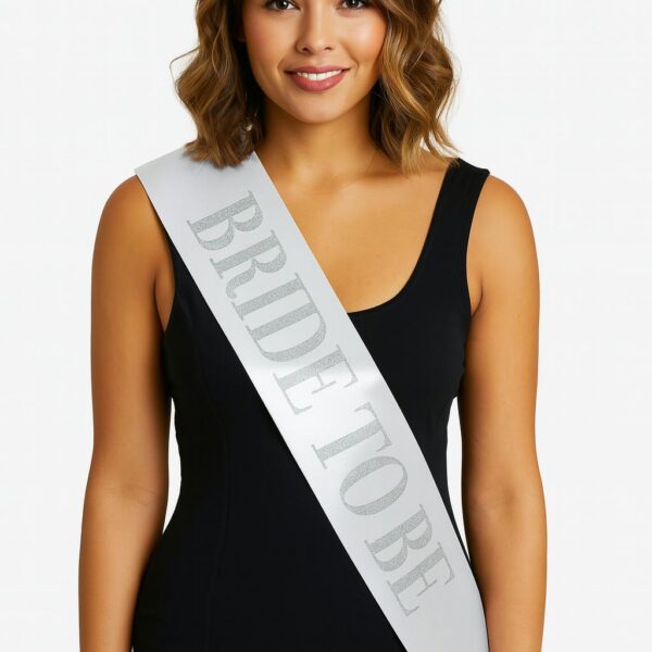 Beyaz Saten Üzerine Kalın Gümüş Bride To Be Kuşağı