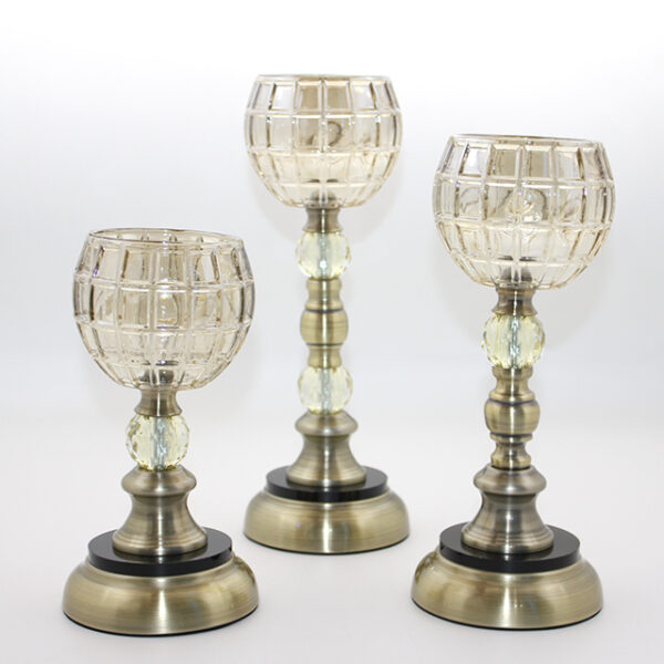 Cam 3&apos;lü Şamdan