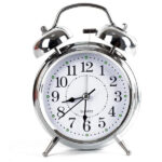 Gümüş Renk Metal Çalar Masa Saati - Görsel 4