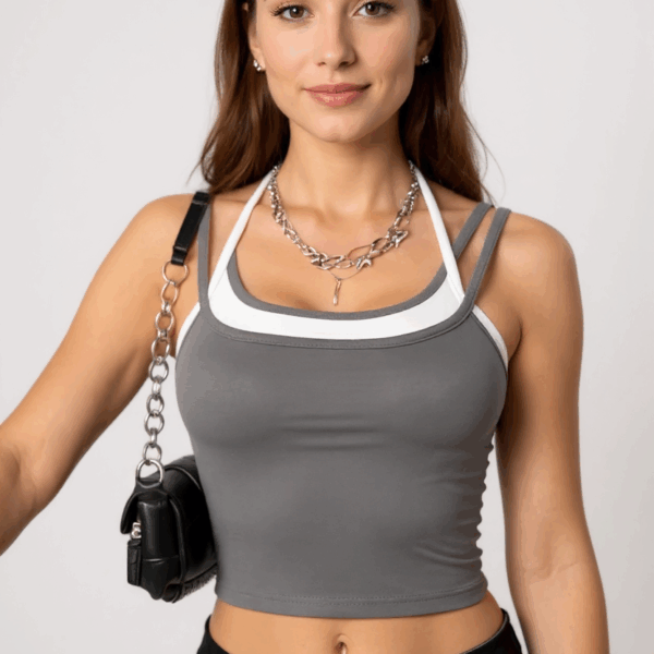 Kadın Antrasit Gri Beyaz Çift Renk Çapraz Askılı Crop Top Bluz – Şık, Rahat ve Kolay Kombinlenebilir
