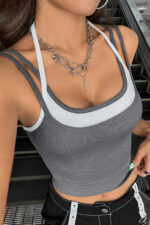 Kadın Antrasit Gri Beyaz Çift Renk Çapraz Askılı Crop Top Bluz – Şık, Rahat ve Kolay Kombinlenebilir - Görsel 3