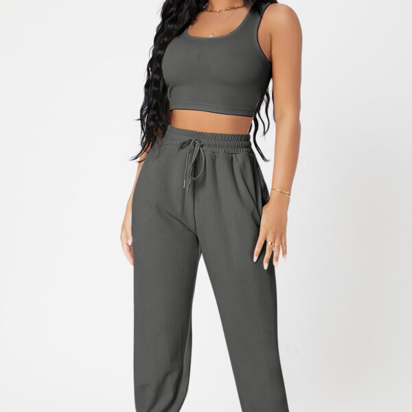 Kadın Antrasit Gri Kaşkorse Cepli Jogger Eşofman Altı ve Crop Top Bluz – Şık, Rahat ve Kolay Kombinlenebilir