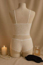 Kadın Beyaz Dantel Bralet Şort Takımı – Romantik ve Zarif İç Giyim - Görsel 3