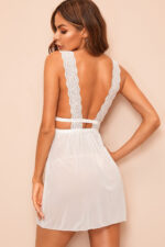 Kadın Beyaz Dantelli Sırtı Açık Gecelik – Modern ve Şık Tasarım - Görsel 3