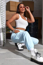 Kadın Beyaz Kalın Askılı Crop Top Büstiyer – Modern ve Şık Tasarım - Görsel 5