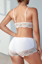 Kadın Beyaz Kaşkorse ve Dantel Detaylı Şortlu Gecelik Takım – Modern, Konforlu - Görsel 3