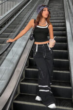 Kadın Beyaz Siyah Çift Renk Çapraz Askılı Crop Top Bluz – Şık, Rahat ve Kolay Kombinlenebilir - Görsel 5