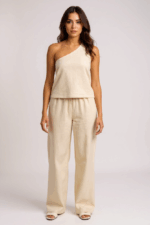 Kadın Beyaz Tek Omuzlu Şık Bluz & Geniş Paça Pantolon İkili Takım - Görsel 2