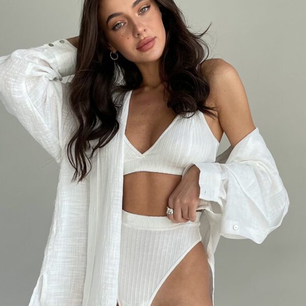 Kadın Beyaz Yüksek Bel Dolgusuz Slip Takım – Modern, Konforlu ve Günlük Kombinlere Uygun