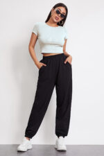 Kadın Beyaz Yuvarlak Yaka Yarım Kol Crop Top Bluz - Görsel 5