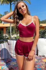 Kadın Bordo Askılı Crop Top ve Şortlu Gecelik Takım – Modern, Konforlu ve Günlük Kombinlere Uygun - Görsel 3