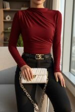 Kadın Bordo Belden ve Boyundan Büzgü Detaylı Uzun Kollu Bluz