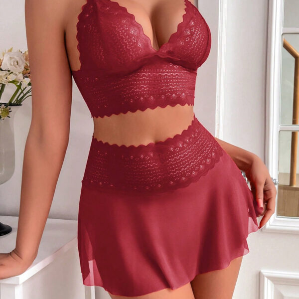 Kadın Bordo Dantel ve Tül Detaylı Etekli Şık Gecelik Takımı – Modern, Konforlu