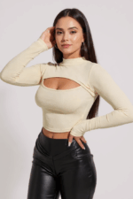 Kadın Ekru Göğüs Dekolteli Uzun Kollu Cut Out Crop Top Bluz – Şık, Rahat ve Kolay Kombinlenebilir