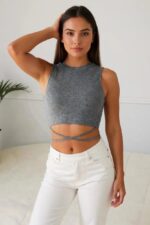 Kadın Gri Çapraz Bağlamalı Crop Top Büstiyer – Modern ve Şık Tasarım