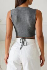 Kadın Gri Çapraz Bağlamalı Crop Top Büstiyer – Modern ve Şık Tasarım - Görsel 4