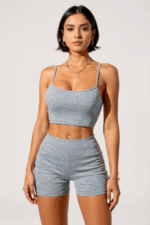 Kadın Gri Melanj Şortlu Kaşkorse Gecelik Takım – Modern, Konforlu ve Günlük Kombinlere Uygun