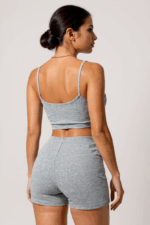 Kadın Gri Melanj Şortlu Kaşkorse Gecelik Takım – Modern, Konforlu ve Günlük Kombinlere Uygun - Görsel 3