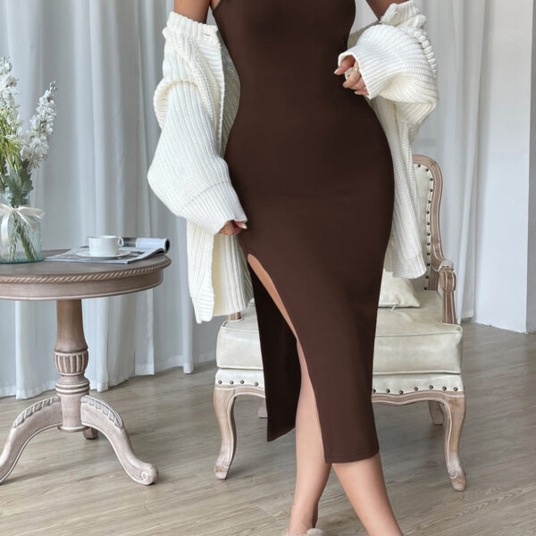 Kadın Kahverengi Yırtmaçlı Diz Altı Vücüdu Saran Gecelik – Modern ve Şık Tasarım