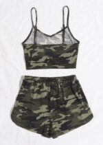 Kadın Kamuflaj Desenli Askılı Crop Top ve Şortlu Gecelik Takım – Modern, Konforlu ve Günlük Kombinlere Uygun - Görsel 2