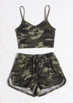 Kadın Kamuflaj Desenli Askılı Crop Top ve Şortlu Gecelik Takım – Modern, Konforlu ve Günlük Kombinlere Uygun - Görsel 3
