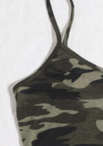 Kadın Kamuflaj Desenli Askılı Crop Top ve Şortlu Gecelik Takım – Modern, Konforlu ve Günlük Kombinlere Uygun - Görsel 4