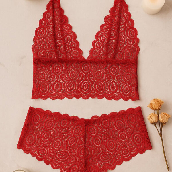 Kadın Kırmızı Dantel Bralet Şort Takımı – Tutkulu ve Çekici İç Giyim