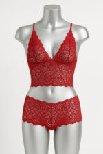 Kadın Kırmızı Dantel Bralet Şort Takımı – Tutkulu ve Çekici İç Giyim - Görsel 3