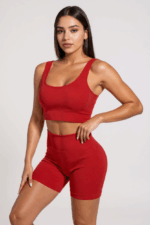 Kadın Kırmızı Kalın Askılı Yüksek Bel Şortlu Gecelik Takımı – Modern, Konforlu ve Günlük Kombinlere Uygun - Görsel 2