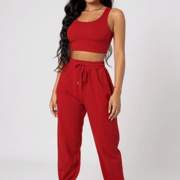 Kadın Kırmızı Kaşkorse Cepli Jogger Eşofman Altı ve Crop Top Bluz – Şık, Rahat ve Kolay Kombinlenebilir