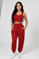 Kadın Kırmızı Kaşkorse Cepli Jogger Eşofman Altı ve Crop Top Bluz – Şık, Rahat ve Kolay Kombinlenebilir - Görsel 2
