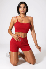 Kadın Kırmızı Şortlu Kaşkorse Gecelik Takım – Modern, Konforlu ve Günlük Kombinlere Uygun - Görsel 2