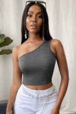 Kadın Koyu Gri Tek Omuz Crop Büstiyer – Modern ve Şık Tasarım - Görsel 3