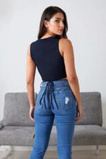 Kadın Lacivert Çapraz Bağlamalı Crop Top Büstiyer – Modern ve Şık Tasarım - Görsel 4