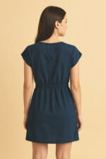 Kadın Lacivert Yanları Yırtmaçlı Tokalı V Yaka Mini Plaj Elbisesi - Görsel 3