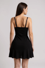 Kadın Siyah Askılı Beli Dantelli Göğsü Fiyonklu Şık Gecelik – Modern ve Şık Tasarım - Görsel 4