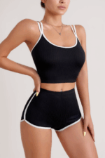 Kadın Siyah Beyaz Çapraz Lastik Detaylı Kaşkorse Şortlu Gecelik Takımı – Modern, Konforlu ve Günlük Kombinlere Uygun - Görsel 2