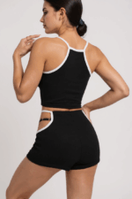 Kadın Siyah Beyaz Şortlu Cut-Out Detaylı Gecelik Takımı – Modern, Konforlu ve Günlük Kombinlere Uygun - Görsel 4